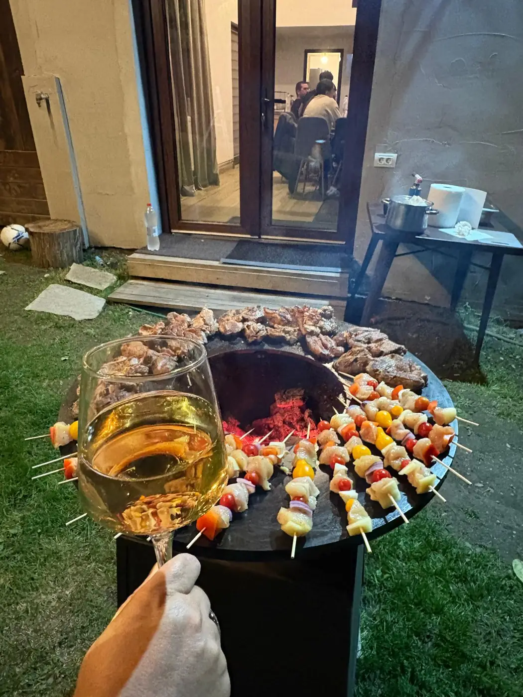 Zonă de gătit cu plită și grătar
